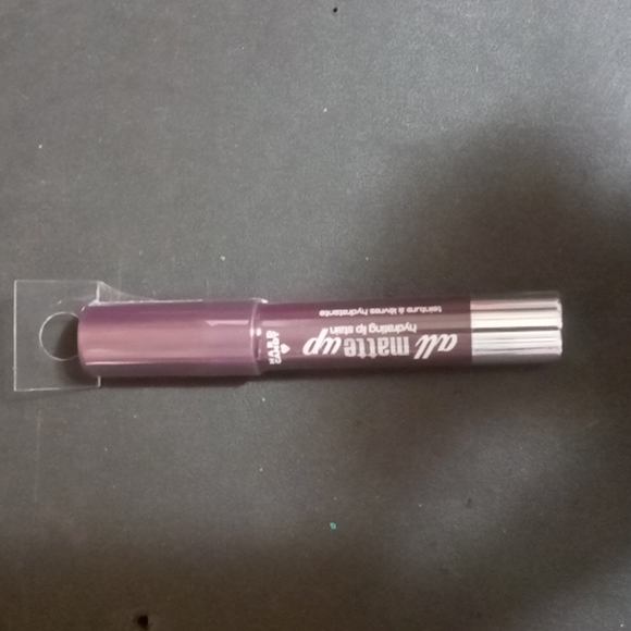 Hard Candy All Matte Up Hydrating Lip Stain, 1027 - Picture 3 of 4